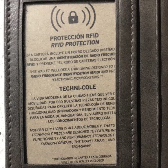 Kenneth Cole Reaction Wallet - Picture 6 of 6